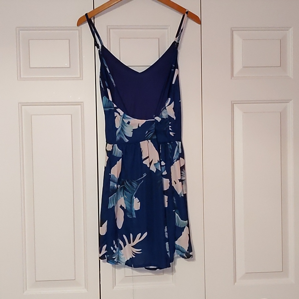 Backless romper - Picture 2 of 3